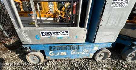 Vertical mast lift 2010  Genie GR-20 (20)