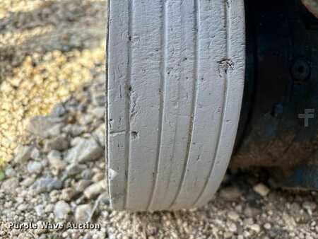 Vertical mast lift 2010  Genie GR-20 (23)