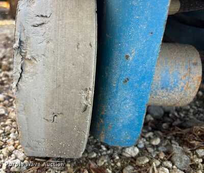 Vertical mast lift 2010  Genie GR-20 (27)