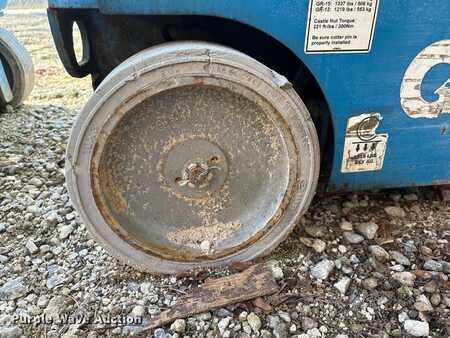 Vertical mast lift 2010  Genie GR-20 (28)