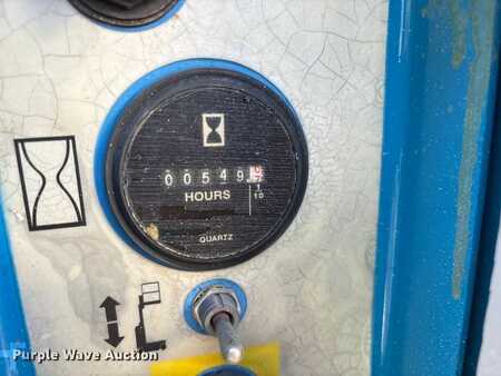 Vertical mast lift 2010  Genie GR-20 (7)