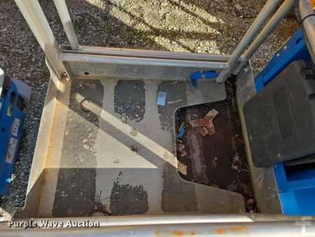 Vertical mast lift 2019  Genie GR-20 (18)