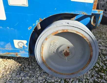 Vertical mast lift 2019  Genie GR-20 (25)