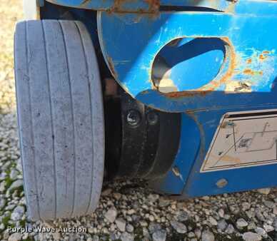 Vertical mast lift 2019  Genie GR-20 (26)