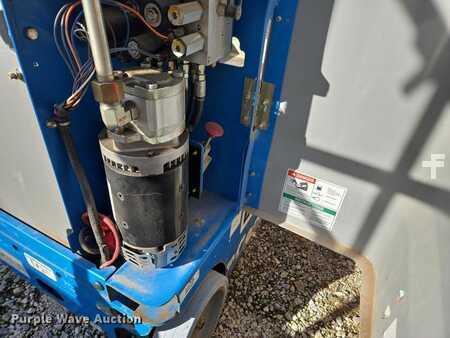 Vertical mast lift 2019  Genie GR-20 (9)