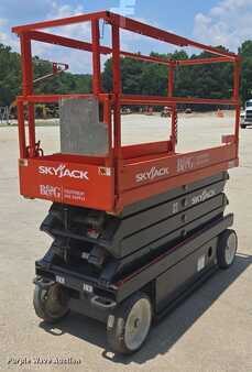 Scissor lift - Skyjack SJ3226 (1)
