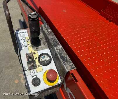 Scissor lift - Skyjack SJ3226 (10)