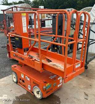 Vertical mast lift 2015  Snorkel TM12 (10)