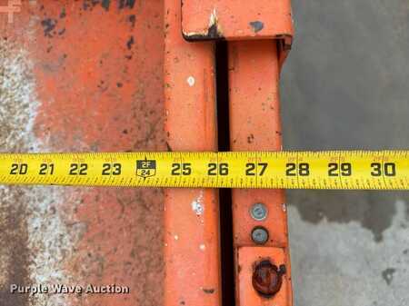 Vertical mast lift 2015  Snorkel TM12 (12)