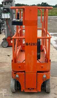 Vertical mast lift 2015  Snorkel TM12 (4)