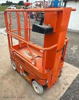 Vertical mast lift 2015  Snorkel TM12 (5)
