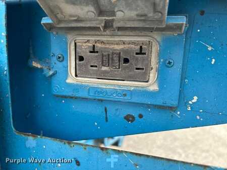 Telescopic boom lift 2006  Genie S-80 (14)