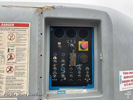 Telescopic boom lift 2006  Genie S-80 (30)