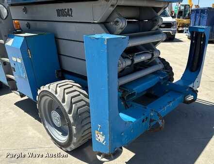 Scissor lift 2013  Genie GS-4390 (21)