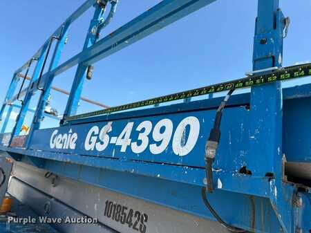 Scissor lift 2013  Genie GS-4390 (25)