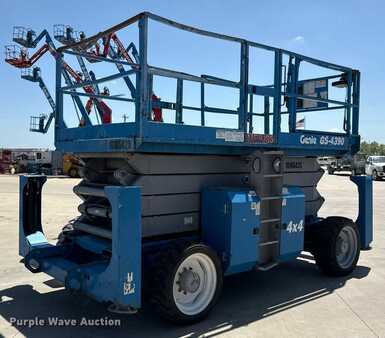 Scissor lift 2013  Genie GS-4390 (5)