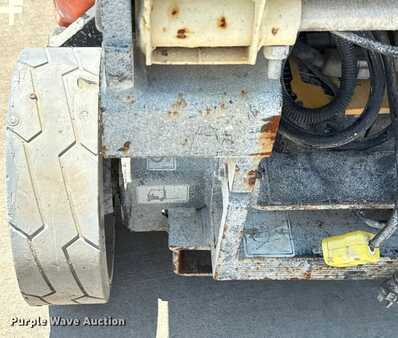 Scissor lift 2013  JLG 1930ES (33)