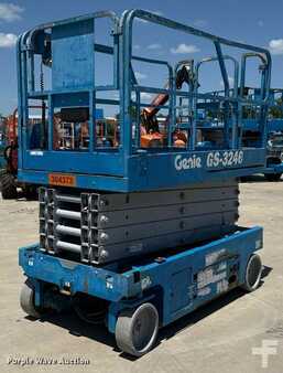 Scissor lift 2016  Genie GS-3246 (1)