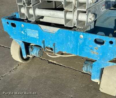 Scissor lift - Genie GS-3246 (11)