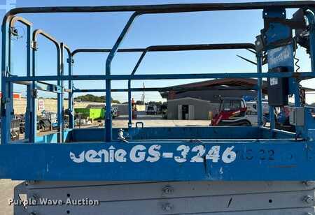 Scissor lift - Genie GS-3246 (15)