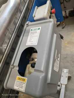 Vertical mast lift - Genie AWP-40S (10)