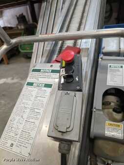 Vertical mast lift - Genie AWP-40S (12)