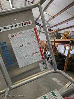 Vertical mast lift - Genie AWP-40S (13)