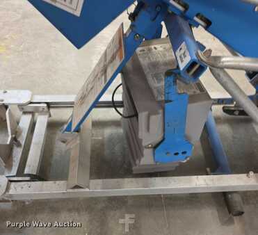 Vertical mast lift - Genie AWP-40S (18)