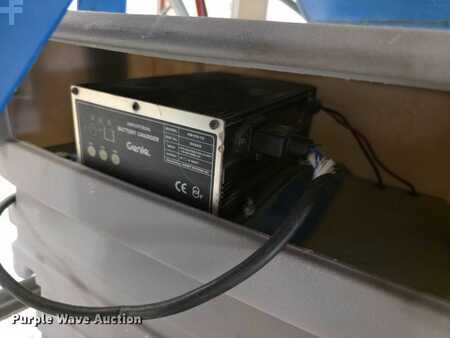 Vertical mast lift - Genie AWP-40S (20)