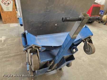 Vertical mast lift - Genie AWP-40S (24)