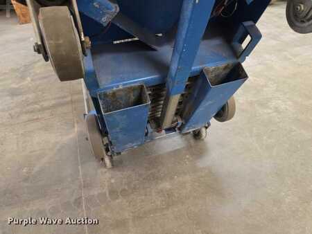 Vertical mast lift - Genie AWP-40S (25)