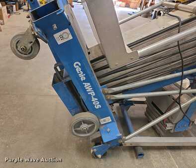 Vertical mast lift - Genie AWP-40S (7)