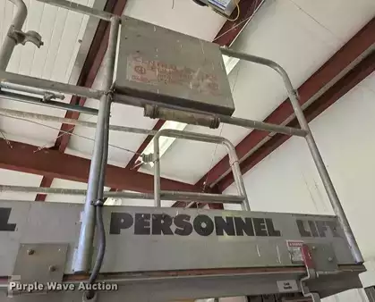 Vertical mast lift - Genie Dual DPL30 (12)