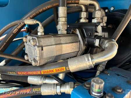 Telescopic boom lift 2007  Genie S-60 (10)