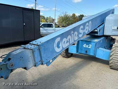 Telescopic boom lift 2007  Genie S-60 (14)