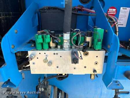 Telescopic boom lift 2007  Genie S-60 (25)