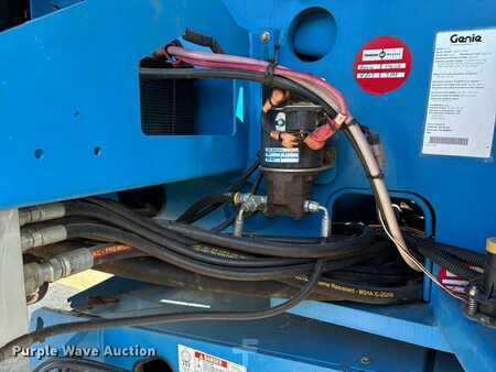 Telescopic boom lift 2007  Genie S-60 (26)