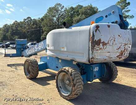 Telescopic boom lift 2007  Genie S-60 (7)