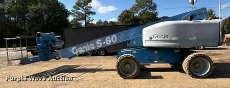 Telescopic boom lift 2007  Genie S-60 (8)