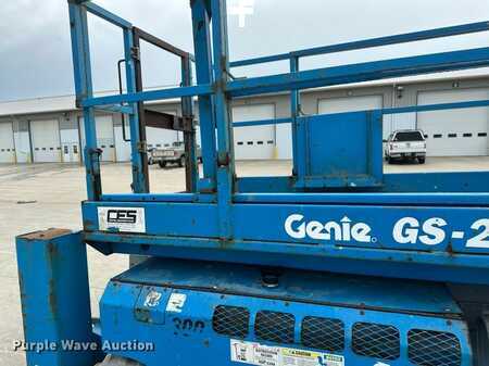 Scissor lift 2006  Genie GS2668 RT (27)