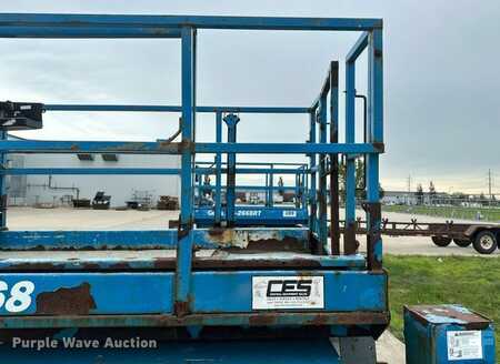 Scissor lift 2006  Genie GS-2668 (34)