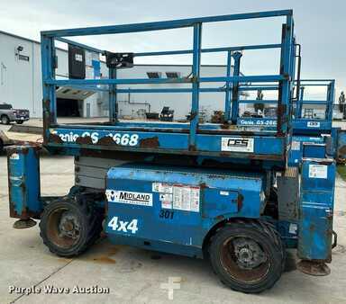 Scissor lift 2006  Genie GS-2668 (8)