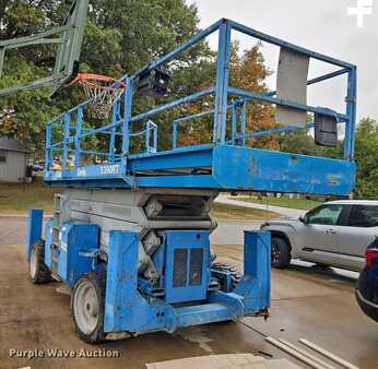 Scissor lift 2004  Genie GS-5390 (6)