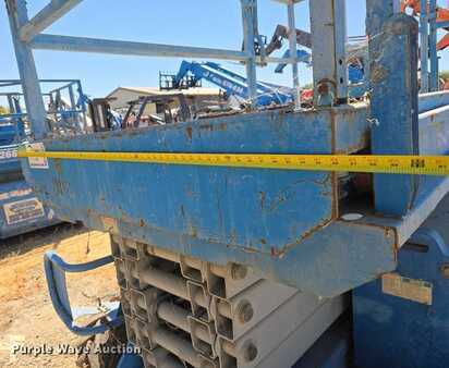 Scissor lift 2001  Genie GS-3268 RT (10)