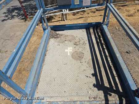 Scissor lift 2001  Genie GS-3268 RT (13)