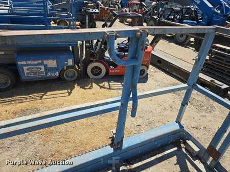 Scissor lift 2001  Genie GS-3268 RT (16)