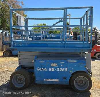 Scissor lift 2001  Genie GS-3268 RT (3)