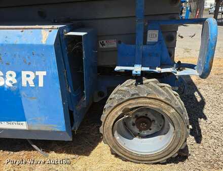 Scissor lift 2001  Genie GS-3268 RT (8)