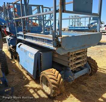 Scissor lift 2002  Genie GS-2668 (3)