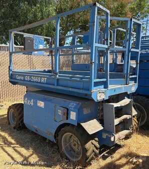 Scissor lift 2002  Genie GS-2668 (7)
